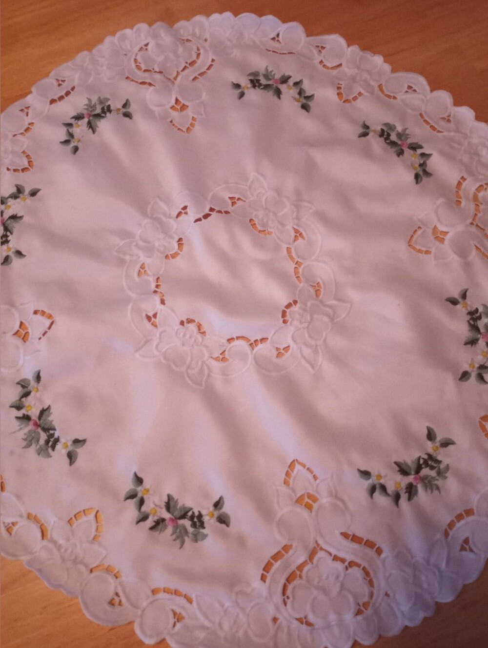 White Large Embroidered Floral Round Doily 24in
